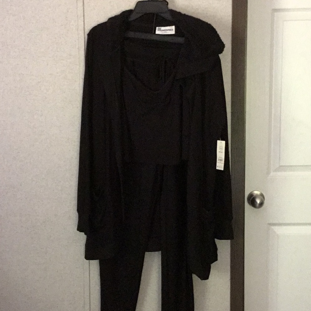 NWT No Boundaries  Legging (Lounge) Set (Pants, Tank Top, long sleeved sweater